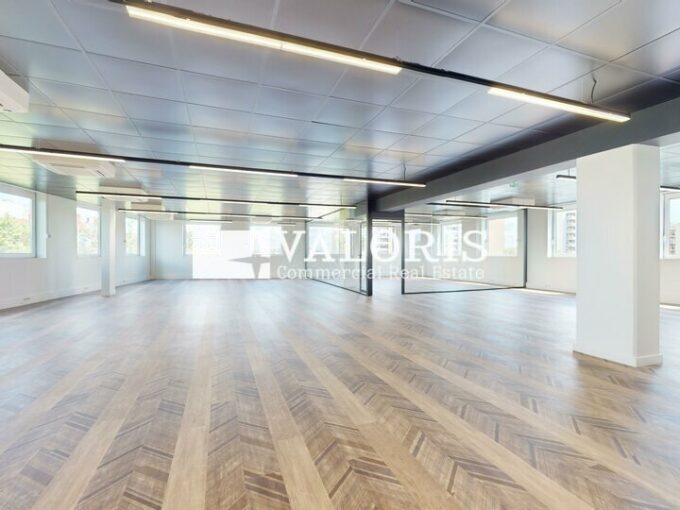 Bureau de 54m&sup2; à 2 604m&sup2; à la location