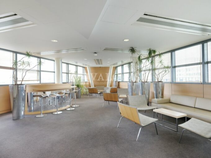 Bureau de 577m&sup2; à 10 436m&sup2; à la location