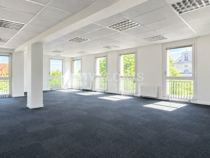 Bureau de 152m&sup2; à 797m&sup2; à la location