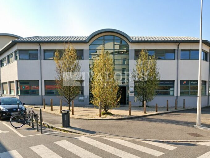 Bureau de 355m&sup2; à la location