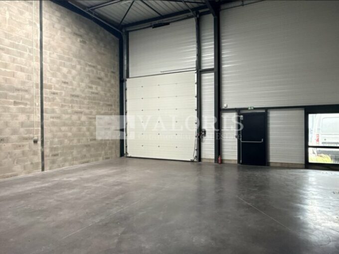Local d'activit&eacute;s de 141m&sup2; à 445m&sup2; à la location